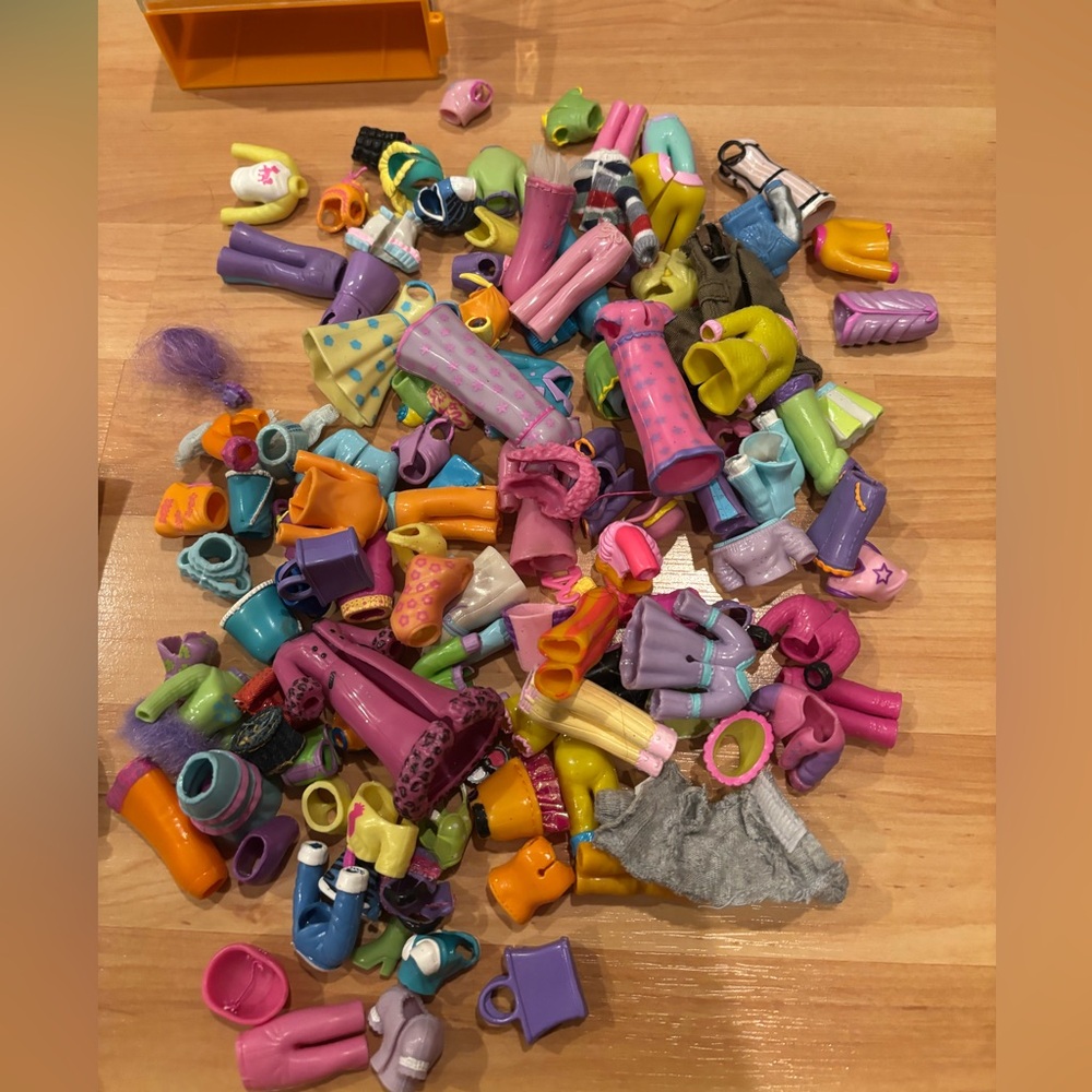 Vintage 2000’s Large Lot Polly Pockets Designer Mall Playset - Picture 7 of 8